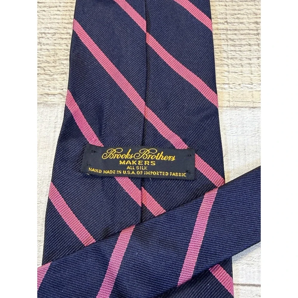 Brooks Brothers Makers Mens Silk Tie Navy Blue Pink Stripe Hand Made USA